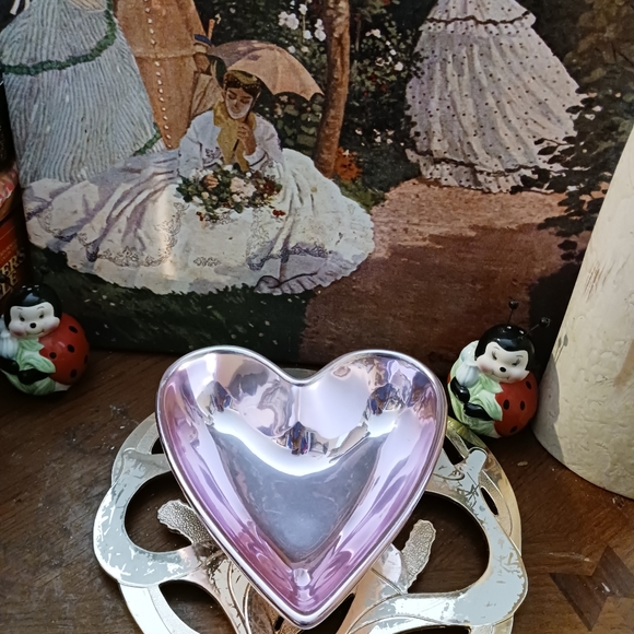 Shiny Pink Heart shaped dish And A Shiny Ceramic ✨️ "LOVE In The Air"💙 Sign. - Picture 14 of 14